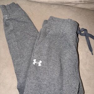 LG Gray Fabric with Under Armour Tag
